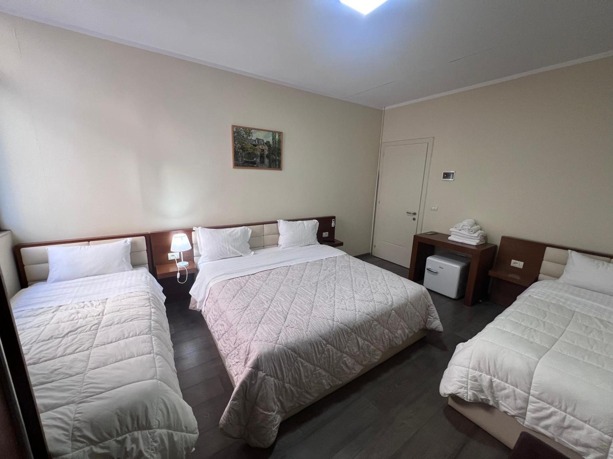 Bobi Hotel Шкодер Экстерьер фото