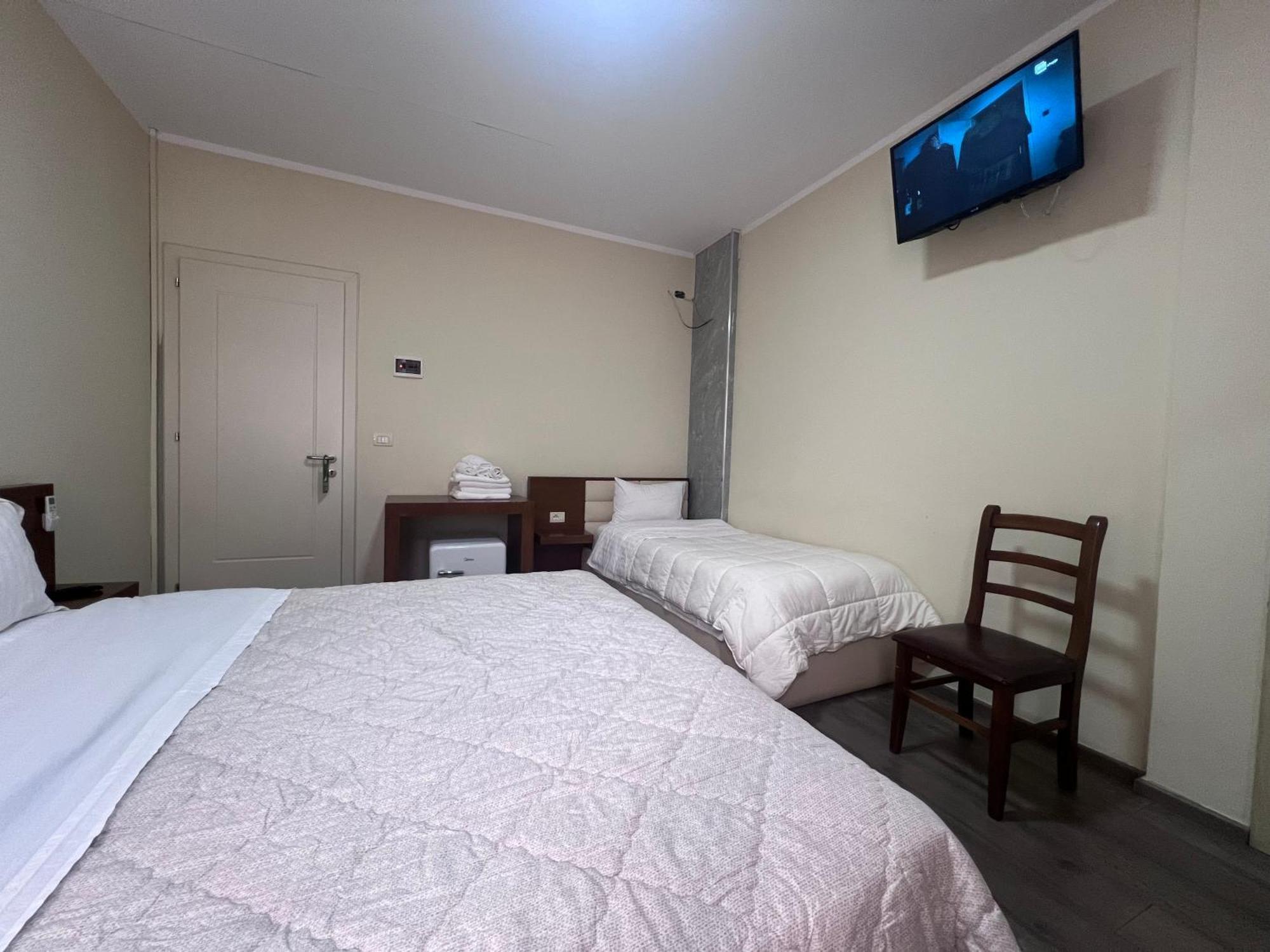 Bobi Hotel Шкодер Экстерьер фото